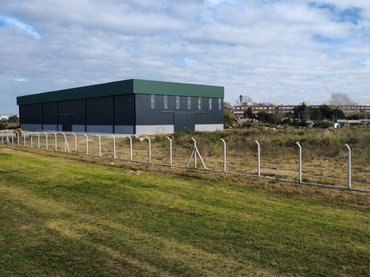 Predio Industrial Pando