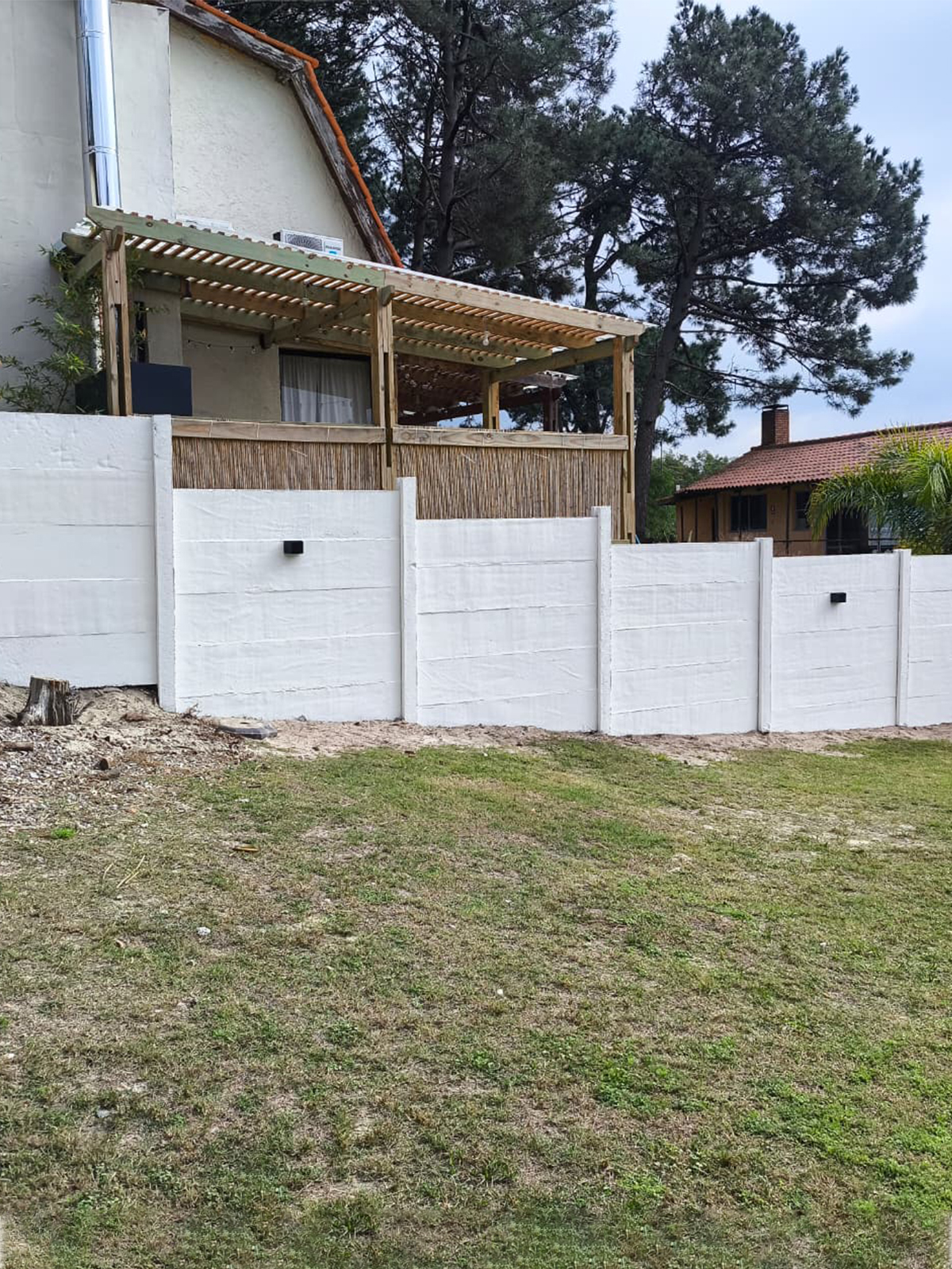 Muro premoldeado El Pinar - delimitaci&oacute;n lindera