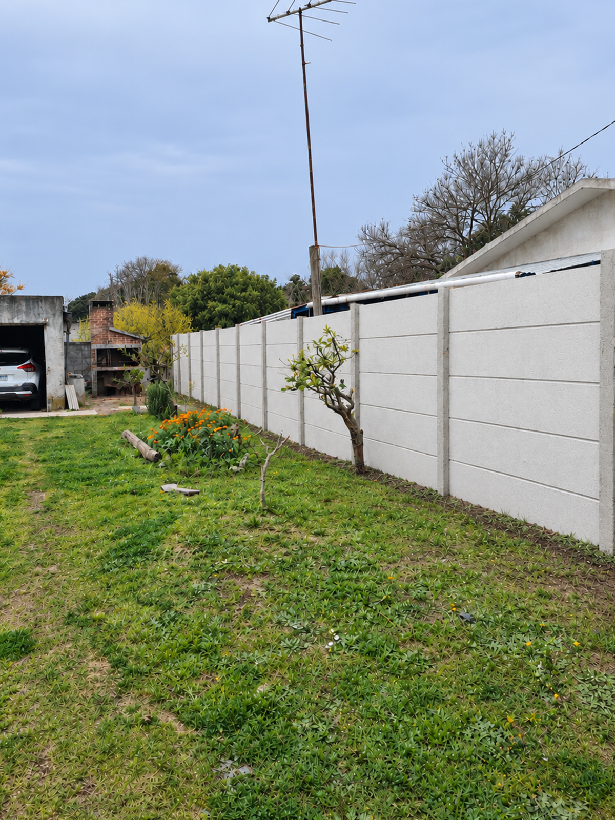 Muro premoldeado - Predio Residencial Santa Luc&iacute;a